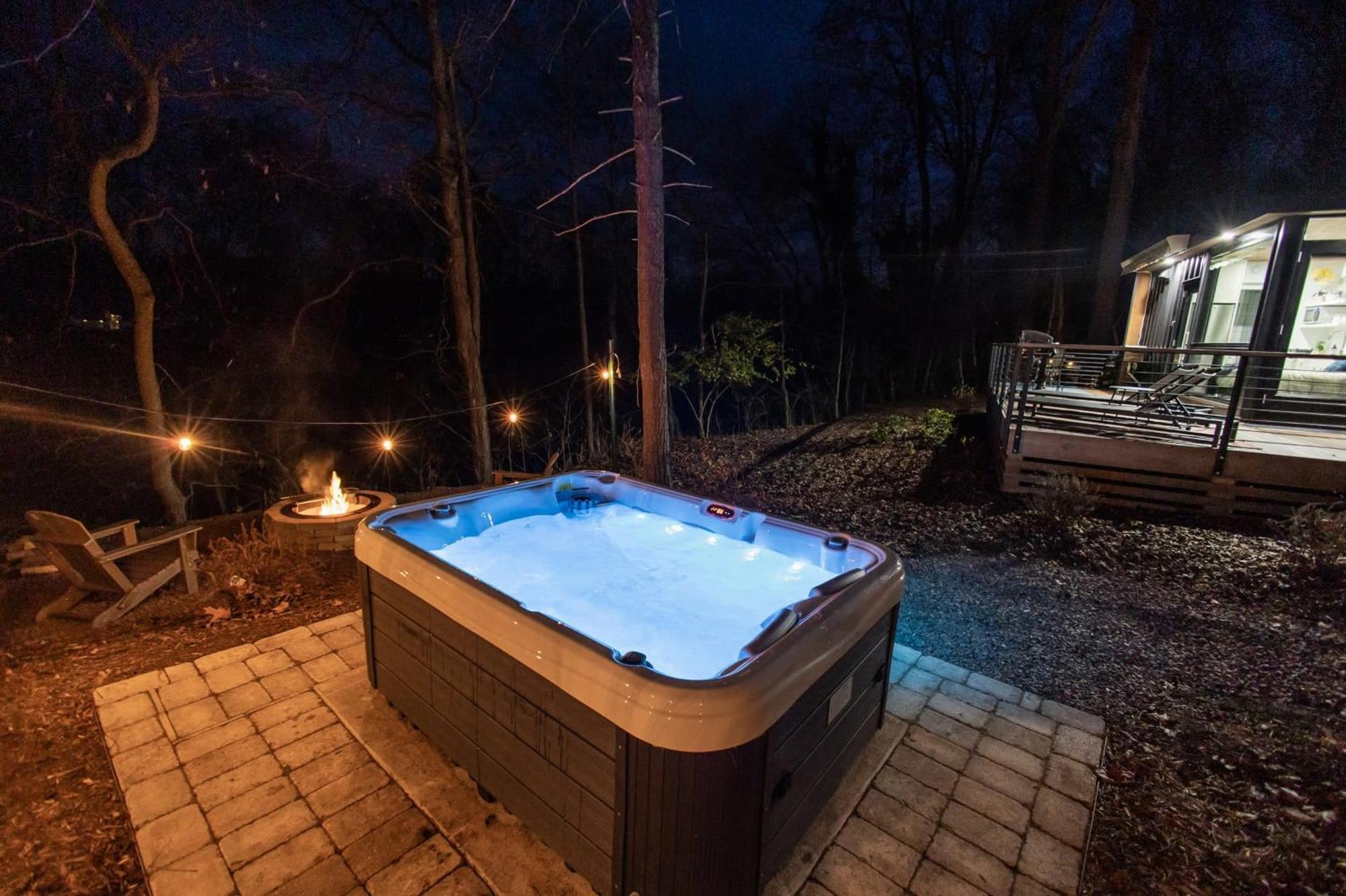 Riverside Tiny Cabin W Hot Tub, Fire Pit, & Kayaks Rileyville Εξωτερικό φωτογραφία